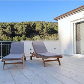 6 Bedroom Beachfront Villa with Heated Pool near Vela Luka on Korcula Island, Sleep 12
